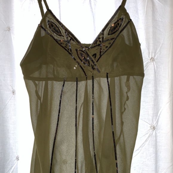 Green sparkly top - Picture 1 of 3